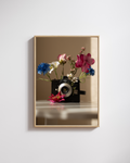Flower Aperture fine art poster van Bloom Archives met een vintage camera gevuld met kleurrijke bloemen, als artistieke wanddecoratie voor een stijlvol interieur.