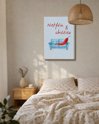 Sfeervolle slaapkamer met houten nachtkastje, licht beddengoed en een ingelijste Netflix & Chillies fine art poster aan de muur van Bloom Archives.